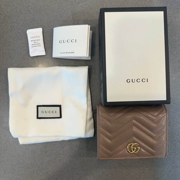 Gucci Taupe Leather Wallet - Picture 1 of 10